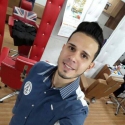 meet single men with pictures like Roger