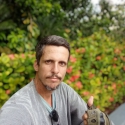 meet single men like Carlos
