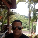 buscar hombres solteros con foto como Robert Garcia