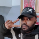 xatejar gratis amb Elvis Addai