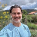 buscar hombres solteros como William