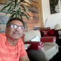meet single men like Javier