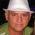 buscar homes solters com Ruben