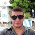 buscar hombres solteros con foto como John