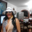buscar dones solteres amb foto com Lucy