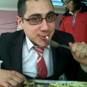 buscar hombres solteros con foto como William