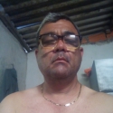 meet single men like Gustavo
