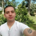 buscar hombres solteros con foto como Jhonalex77