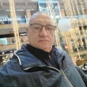 meet single men like Toni