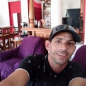 buscar hombres solteros como Osiel