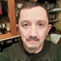 meet single men like Manuel