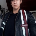 chicos con foto como Karuot