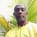 buscar homes solters com Arsenio 