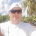 buscar hombres solteros con foto como William