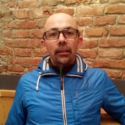 Free chat with Carlos