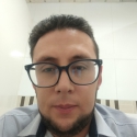 contactos con hombres como Luis