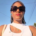 meet people with pictures like Mayara