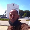 buscar hombres solteros con foto como Lonni Manuel