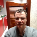 buscar hombres solteros con foto como Luis