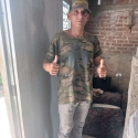 buscar homes solters com Yuni 