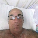 buscar homes solters com Omar 