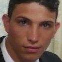 single men with pictures like Lázaro González