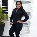 meet single women with pictures like Isabella Soto