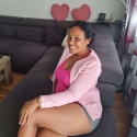 Free chat with Omara 
